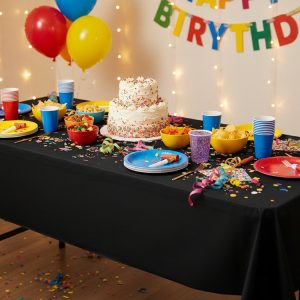 Mantel Tipo Tela Reutilizable Plástico Negro 137x183cm